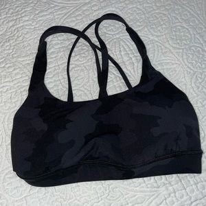 NWOT LULULEMON Black Camo Sports Bra Size 4